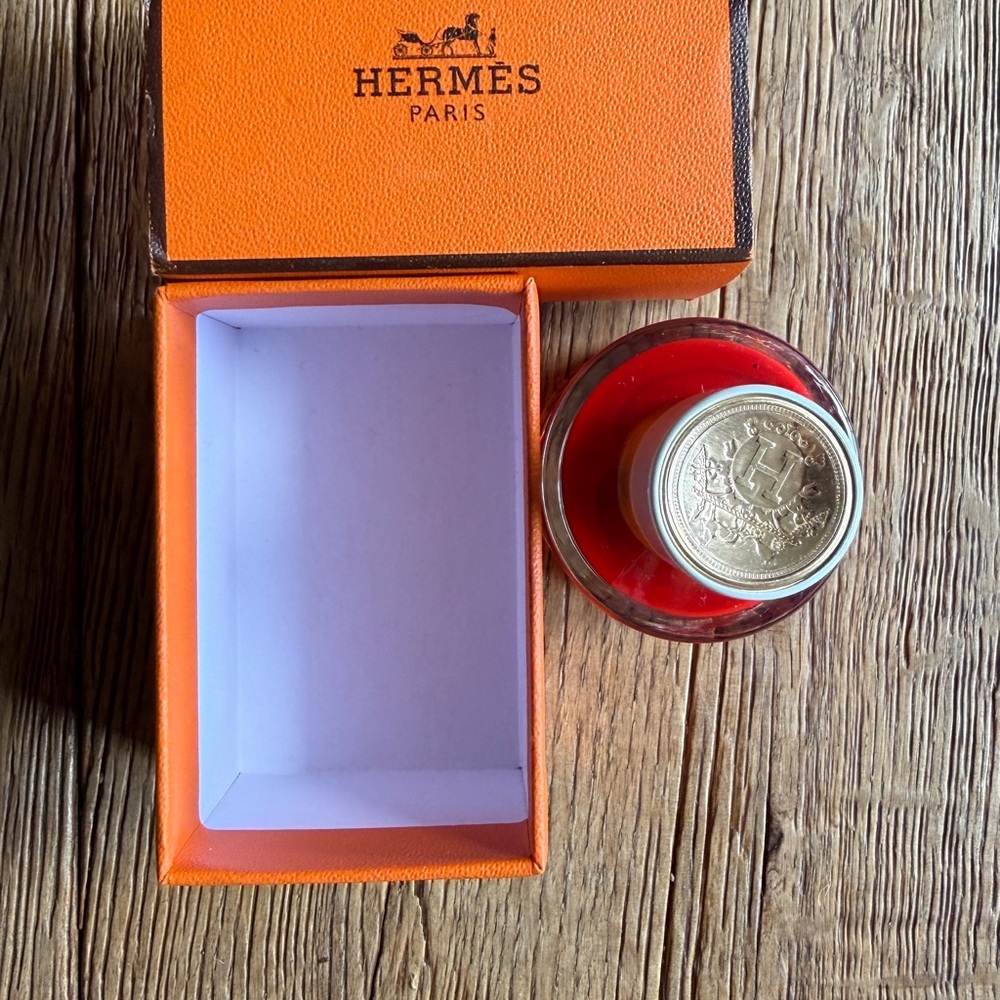 Hermès Les Mains Nail Enamel 64 Rouge Casaque Red Polish w/ Box Like New - Picture 3 of 4